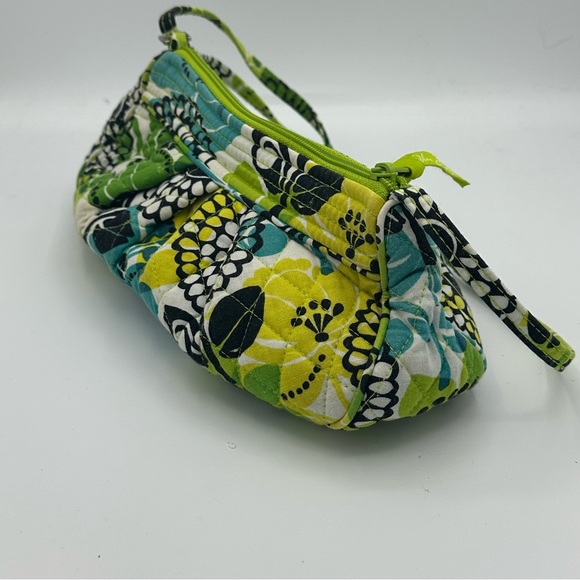 Vera Bradley “Limes Up” crossbody bag. 23” adjustable strap.(SKU 233) - Picture 3 of 9